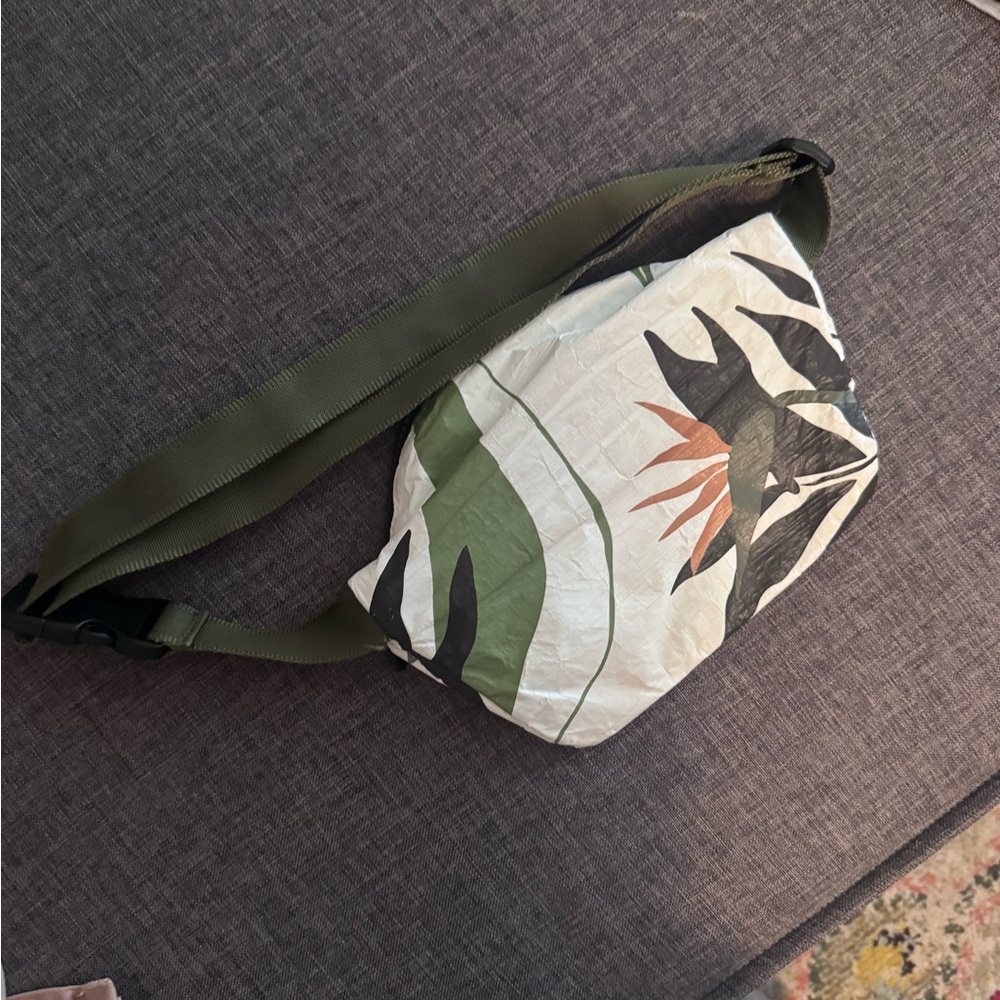 ALOHA Fanny Bag - Picture 3 of 4